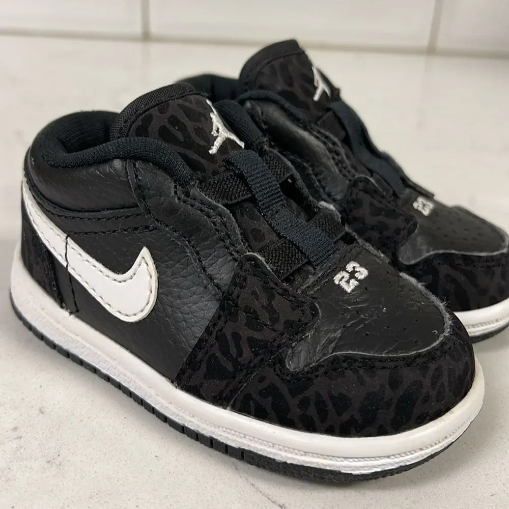 Air Jordan J Man Slip-On For Boys Black Elephant Print 364704-011 Size 4C